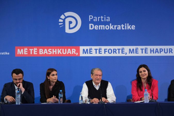 “KTHIMI IM SI I STEVE JOBS”/ Berisha i ashpër ndaj Ramës: Je i pashpresë, PD e vërtetë do të mundë në çdo garë