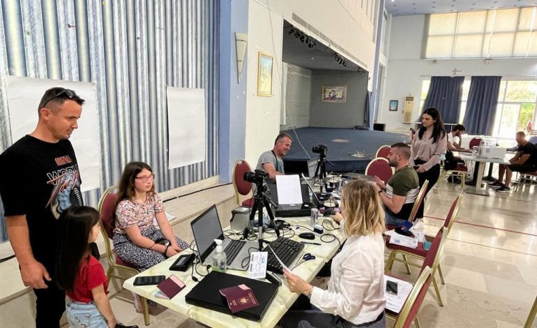 JEP LAJMIN E MIRË PER EMIGRANTËT/ Rama: Shqiptarët në ishujt Kretë e Rodos janë pajisur me pasaporta dhe…
