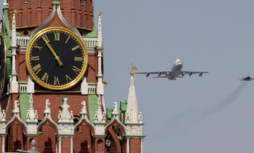 MISTERI MBI AEROPLANIN BËRTHAMOR TË PUTINIT/ Pse parada ajrore u anulua papritur nga autoritetet ruse...