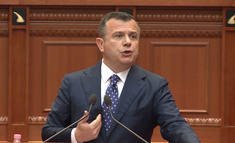 IRONIZON ZGJEDHJET NË PD/ Balla: Mbrëmë fituat kundër Amerikës, Berisha me Ibsenin ishte garë e paparashikuar