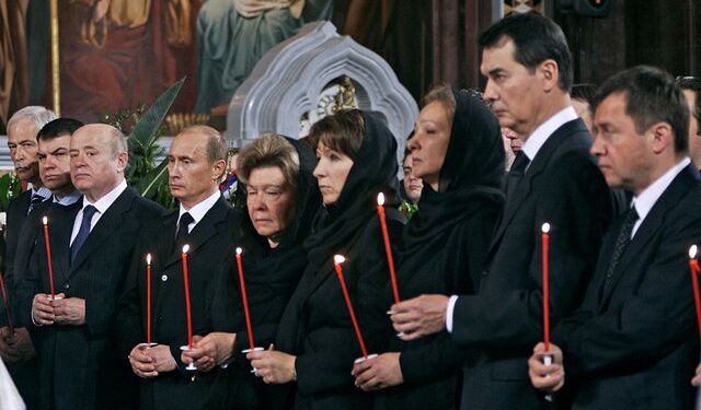 ÇFARË PO NDODH ME KREMLININ? Dhëndri i Boris Yeltsin dorëhiqet nga roli i tij si këshilltar i Putinit