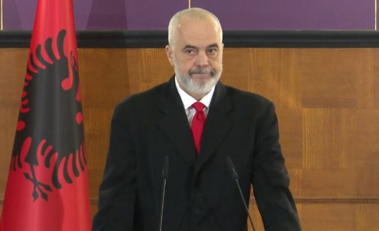 “NJERËZIT E ZAKONSHËM, AUTORË TË..”/ Rama i jep statusin e veçantë 11 jetimëve: Plotësuam amanetin