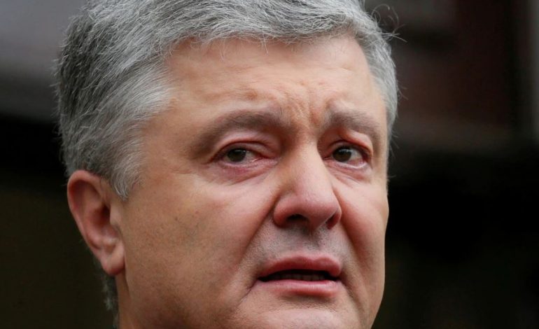 AKUZAT PËR TRADHËTI/ Ish-presidenti i Ukrainës nuk lejohet të largohet nga vendi