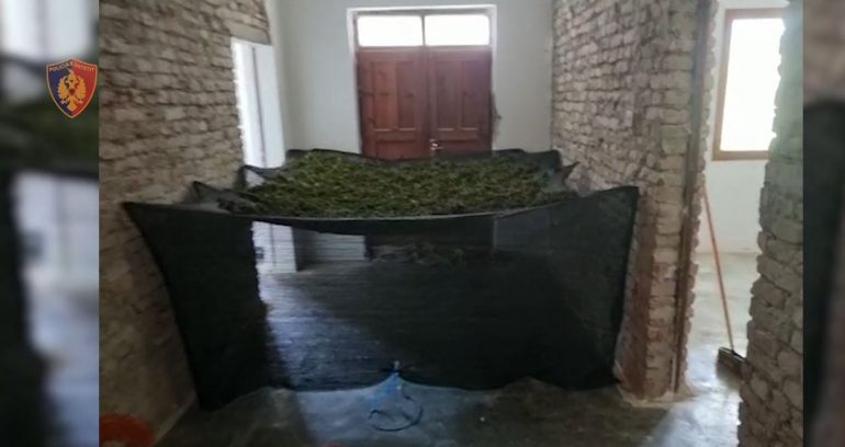 EMRI DHE DETAJET/ E kishte kthyer banesën në magazinë të përpunimit të drogës, 29 vjeçari…