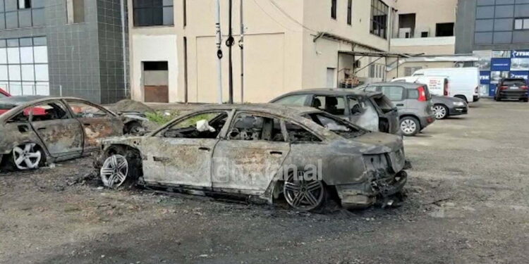 DIGJEN 4 AUTOMJETE NË SHKODËR/ Policia: E qëllimshme, zbulohet shënjestra (PAMJET)
