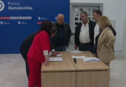 “SHËNO 250 OSE 300 FLETË…”/ Numërimi i votave, reagon Komisioni i Rithemelimit: Dashakeqësi! Është nxjerrë nga konteksti