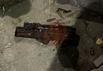 “DO TË VRAS”/ Policia arreston 43-vjeçarin që qëlloi me armë zjarri në oborrin e fqinjit e tij. Si ndodhi konflikti (FOTO)