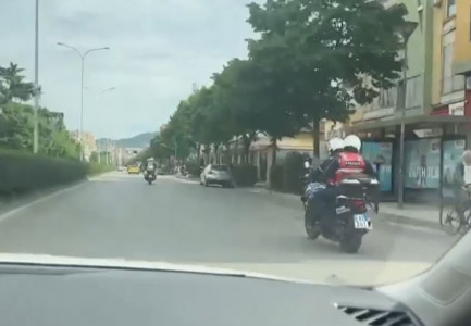 PAMJET/ Policia ndjek si në filma shoferin që aksidentoi çiftin dhe fëmijën e tyre. 39-vjeçari shkelës sistematik i rregullave të qarkullimit