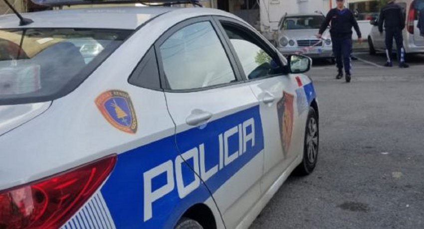 E RËNDË/ Aksidentohet një automjet në Sarandë, plagoset një person