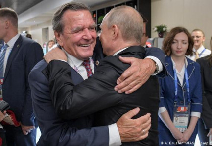 ANALIZA/ Miq për kokë! Pse ish-kancelari i Gjermanisë, Gerhard Schröder është krenar për lidhjen me Vladimir Putinin