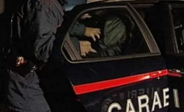 “KANË HYRË NË DHOMAT E GJUMT”/ Kapen 3 ‘skifterë’ shqiptarë në Itali që kishin tmerruar banorët, çfarë kishin në makinë