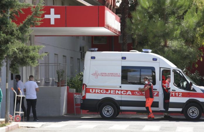 E TRISHTË/ Ndahet nga jeta epidemiologu i njohur shqiptar, doktori që drejtoi fushatat e vaksinimit nga…