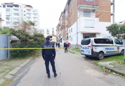 ZHDUKET 38-VJEÇARI NË VLORË/ Bashkëshortja e tij kërkon ndihmën e policisë