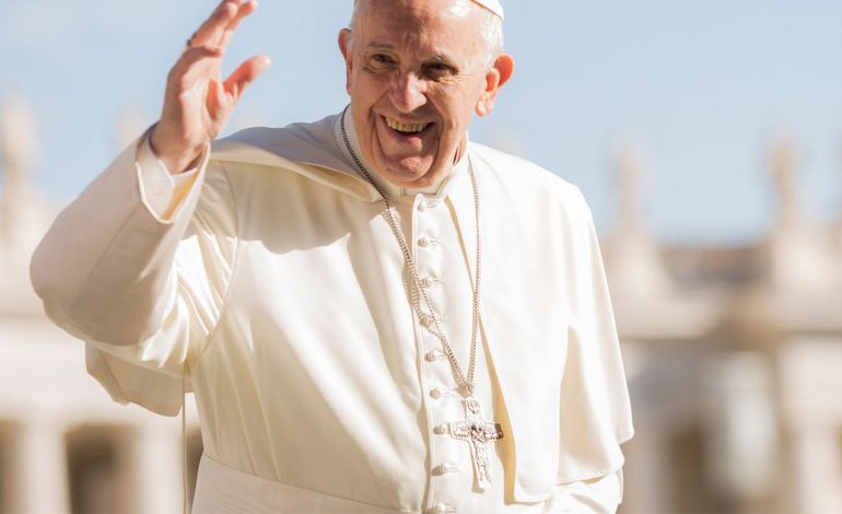 TRONDITET VATIKANI/ Mediat italiane: Papa drejt dorëheqjes
