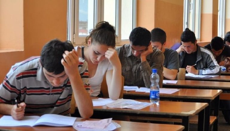 SOT PROVIMI I FUNDIT I MATURËS SHTETËRORE/ Maturantët i nënshtrohen testit të Lëndës me Zgjedhje
