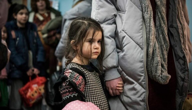 LUFTA/ Publikohen raportet: Më shumë 240 fëmijë janë vrarë në Ukrainë, qindra të tjerë…