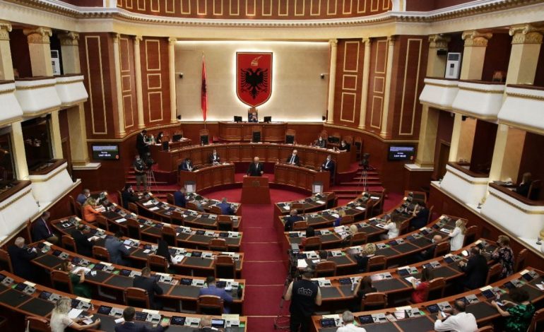 SOT MBLIDHET KUVENDI/ Pritet të miratohet akti normativ për kompensimin e çmimeve të materialeve të ndërtimit