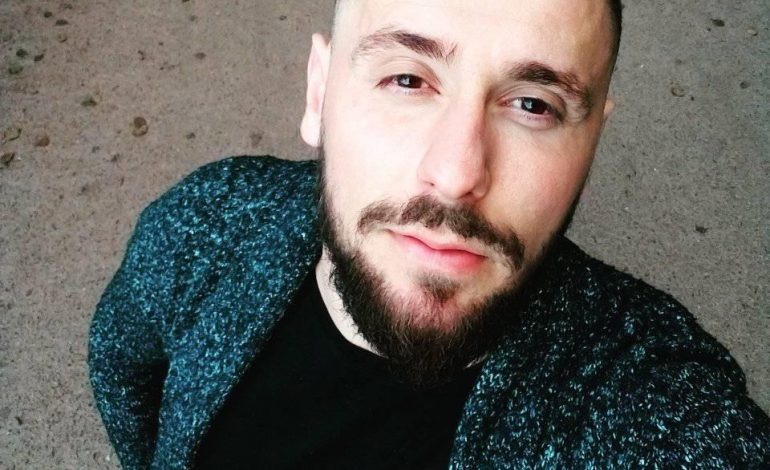 E TRISHTË/ U vra pas sulmit me thikë në Gjermani, prek babai i 24-vjeçarit: Do vije në gusht të festonim ditëlindjen