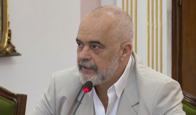 “JEMI LEHTËSUAR…”/ Rama: Bajram Begaj nga sot nuk është shef Shtabi i FA, po përgatitet për President