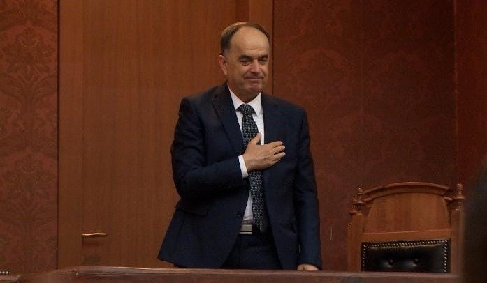 “KËSHTU VENDOSI RAMA…”/ “VOA” analizon zgjedhjen e Presidentit të ri: Ç’ndodhi në 24 orët e fundit
