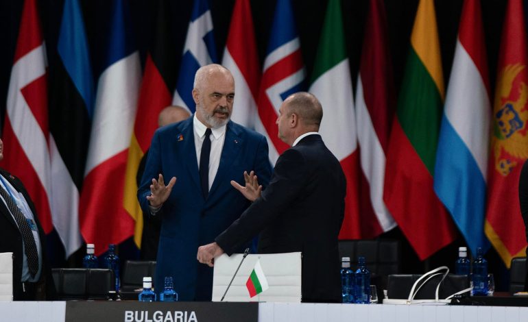 ÇFARË NDODHI NË SAMITIN E NATO-S? Rama krah presidentit bullgar Rumen Radev: Mbase sot lajmi i mirë…
