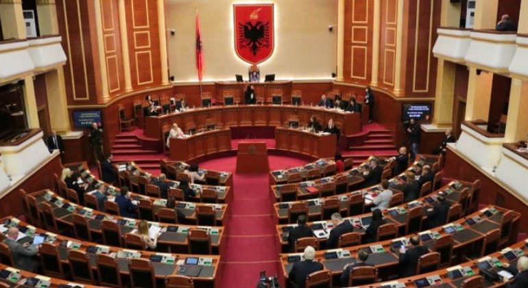 SOT KUVENDI NË SEANCË PLENARE/ Deputetja Zhupa interpelancë me ministren e Kulturës