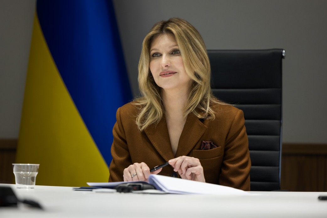 “BURRI IM KËRKON ARMË”/ Bashkëshortja e Zelensky-t del me thirrje për kombin: Unë nga ukrainasit dua…