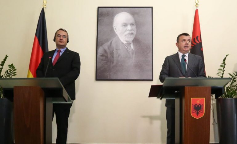 “SHQIPËRIA KA POTENCIAL INTERESANT…”/ Balla takohet me kreun e “BWA”: Do të ngremë ura bashkëpunimi me Gjermaninë, në shtator…