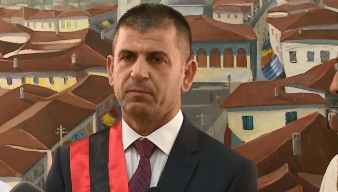 E PLOTË/ Arrestimi i Agim Kajmakut me drogë me vlerë 1 milionë euro, kush e tradhtoi ish-kryebashkiakun e Vorës