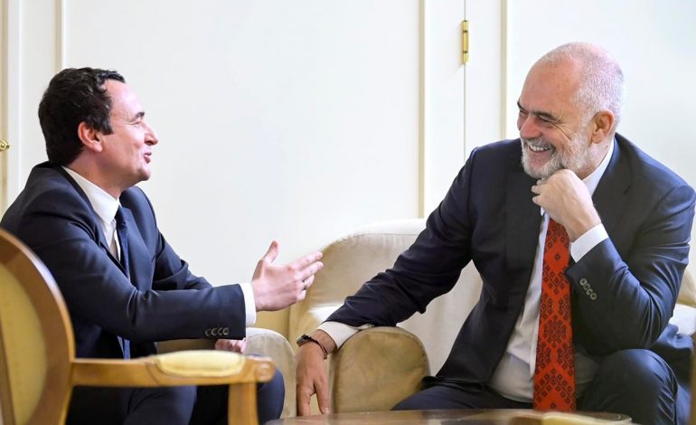 MBLEDHJA E DY QEVERIVE/ Kurti: Projekti i hekurudhës Durrës-Prishtinë më i rëndësishmi, do bashkojë më shumë ekonomitë tona
