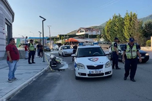 AKSIDENT I RËNDË NË KURBIN/ Makina merr para motorin, i riu niset drejt Traumës