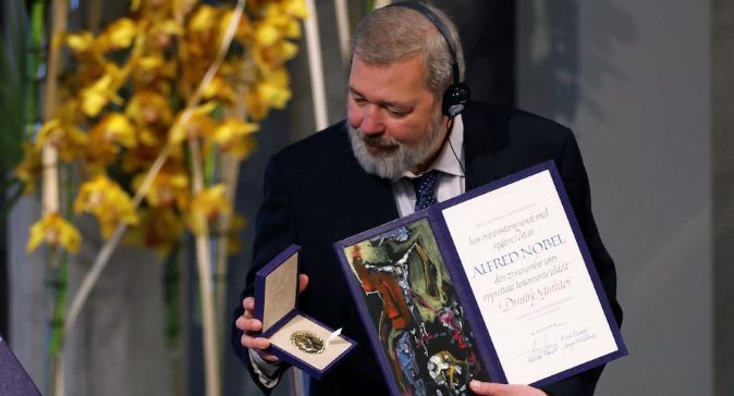 E RRALLË/ Gazetari rus shet çmimin Nobel për fëmijët ukrainas