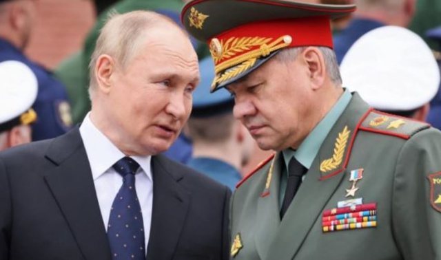 “NJË GRUSHT SHTETI KA NISUR NË RUSI”/ Ish-kreu i CIA në Moskë tregon kush do e rrëzojë Putin nga pushteti