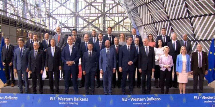 PA REZULTAT/ Përfundon takimi i udhëheqësve në Këshillin Europian: Nuk ka negociata për Shqipërinë e RMV