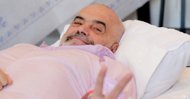 BATUTA ME MJEKEN/ Rama i bashkohet fushatës së Kryqit të Kuq: Të majtët jemi ne, e majta jep gjak