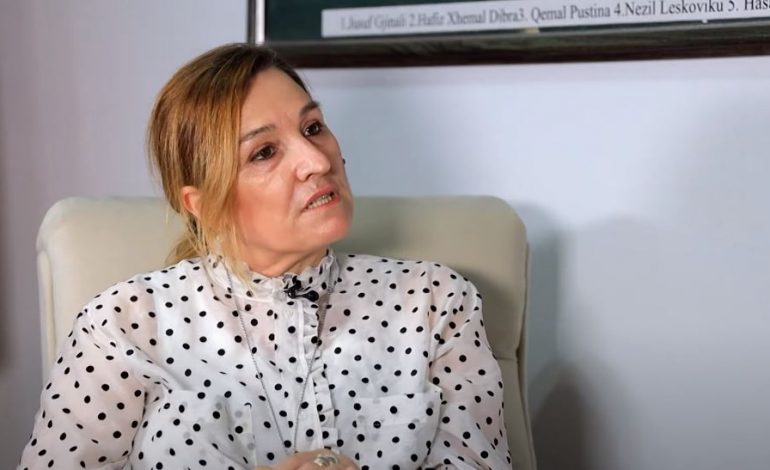 “ORA E BERISHES KA MBARUAR”/ Deputetja Açka: Të riciklohen xhaketat e vjetra, disa i njohim si hajdutë me damkë