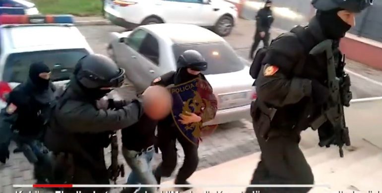 I AKUZUAR PËR VRASJE NË BASHKËPUNIM/ Shuhet masa e sigurimit për të dënuarin Burim Durakun