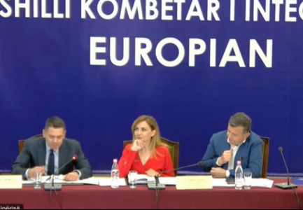 KËSHILLI KOMBËTAR I INTEGRIMIT/ Ahmetaj: Administrata nuk krahasohet me atë që gjetëm! Askush nuk…