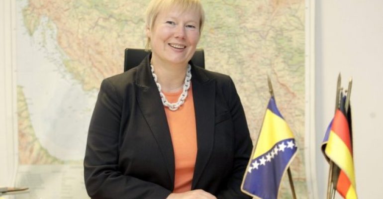 ISH AMBASADORE E GJERMANISË NË BOSNJE DHE ESTONI/ Ja kush është kryediplomatja e re e BE-së në Tiranë