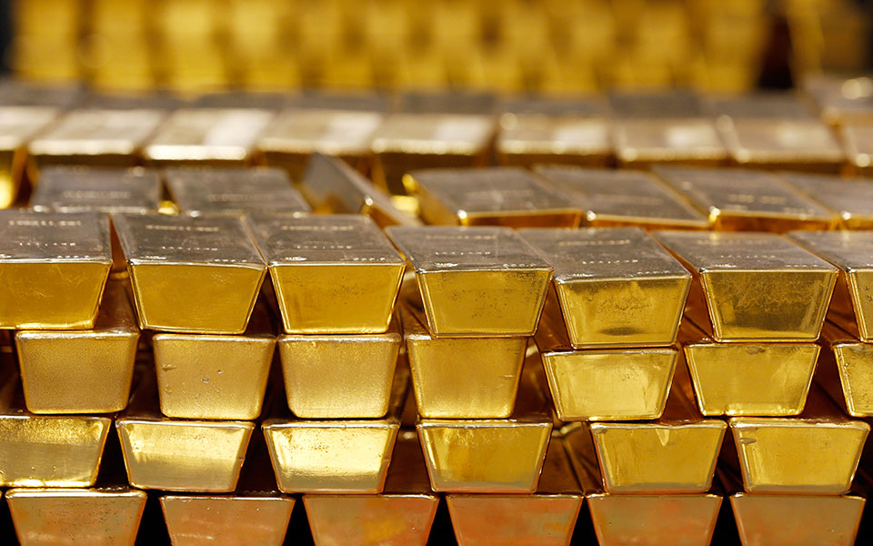 TJETËR GODITJE PËR PUTININ/ Perëndimi dhe Japonia ndalojnë importet e arit rus