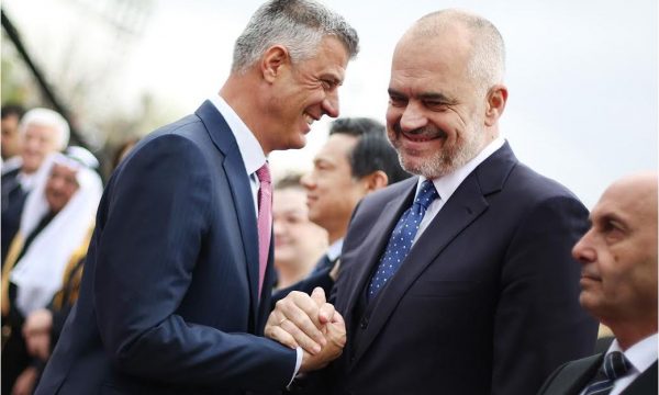 NESËR TAKIMI I DY QEVERIVE/ Rama viziton sot familjen e Hashim Thaçit në Burojë