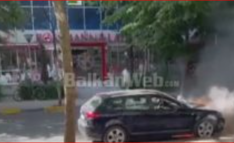 PAMJET/ Tmerr për dy vajzat në Tiranë, iu merr flakë “Audi” në ecje, shpëtojnë mrekullisht