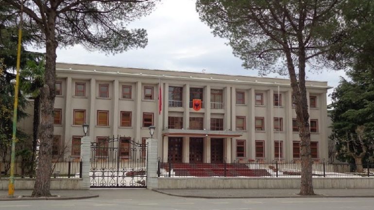 SOT DEL EMRI/ Nesër socialistet japin “bekimin” me firma për presidentin e ri. Procedurat që do ndiqen nga PS