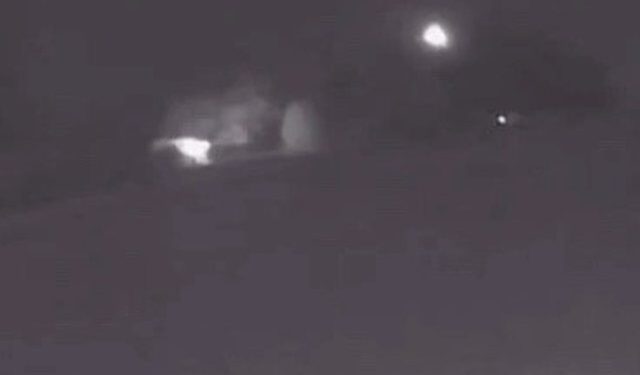 PAMJET/ Imazhet e “çuditshme”, UFO-t, qëndrojnë një orë mbi shtëpitë dhe…