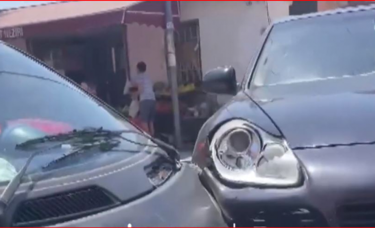 PAMJET/ “Porsche” përplaset kokë më kokë me “Smart-in” në Tiranë