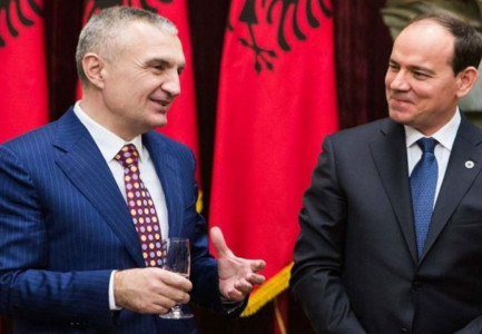 “S’DO JETË SI NISHANI DHE META”/ Artan Hoxha: E majta nuk do një president që të mbrojë Kushtetutën por një shërbëtor të saj