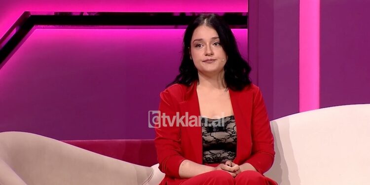 “LUTESHA TA GJEJA GJALLË”/ Motra rrëfen momentin kur vëllai ndërroi jetë larg saj