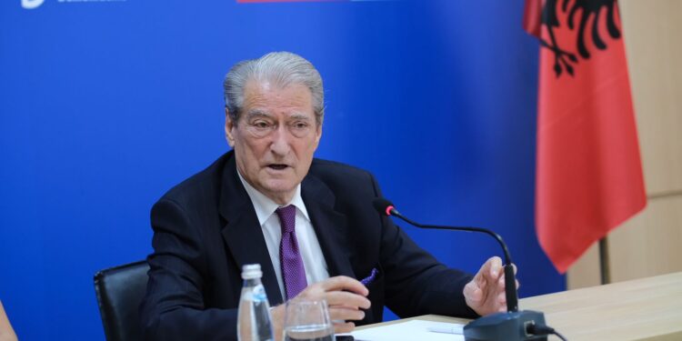BAJRAM BEGAJ PËR PRESIDENT/ Berisha thirrje Metës: Mos e lejo. Precedent i rrezikshëm dhe anti-kushtetues