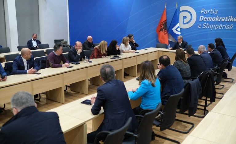 ZBULOHEN EMRAT/ Ja kush garon për sekretar të përgjithshëm të PD