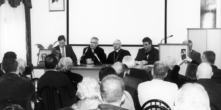 DOSSIER/ Raporti sekret i “Lulja” në ’70-ën. Dom Shtjefni tha se: pa vdek Enver Hoxha, ky sistem nuk ndërron dhe duke…